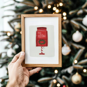 Pohlednice s červenou schránkou Pro Ježíška – vánoční motiv od Julie Vanhaber.