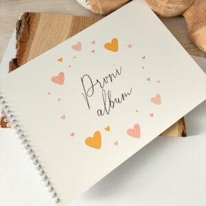 První album pro miminko se srdíčky – autorské miminkovské fotoalbum s kroužkovou vazbou.