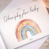 Album pro miminko s nápisem "Okamžiky plné lásky" a duhovým motivem