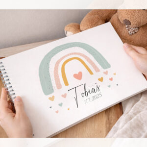 Personalizované vzpomínkové album A4 s duhou, jménem dítěte a datem narození
