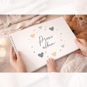 První album pro miminko s jemnými pastelovými srdíčky, autorské dětské fotoalbum Julie Vanhaber