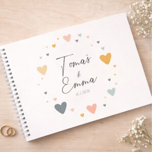 Personalizované svatební album s pastelovými srdíčky a možností úpravy jmen a data