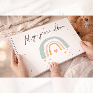 Moje první album pro miminko s jemným motivem duhy a srdíček, personalizované dětské fotoalbum